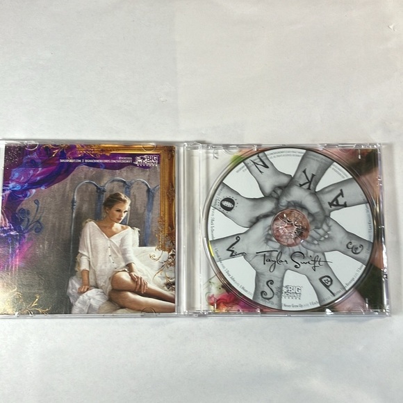 Taylor Swift 3 CD Collection Self Titled Speak Now and Fearless - Picture 11 of 12